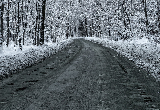 Verschneiter Weg in Lavant